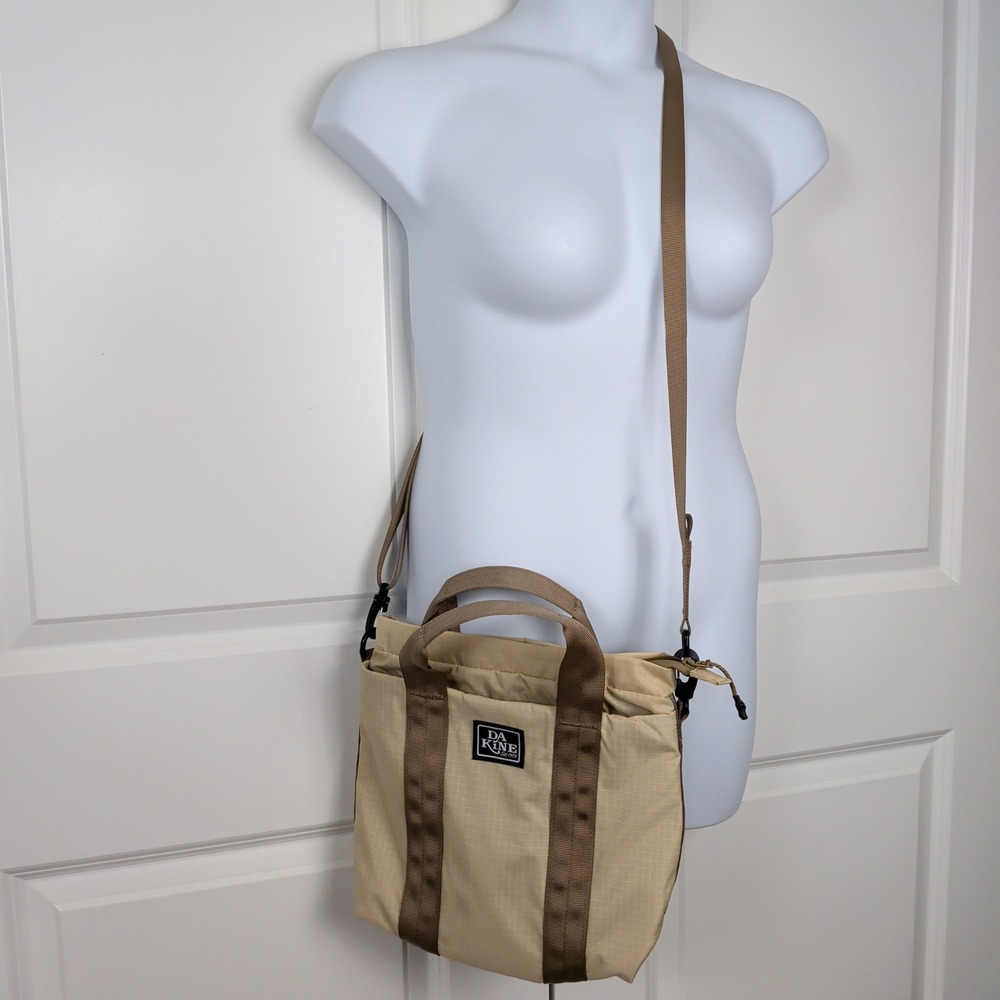 Dakine Ripstop Crossbody Bag Beige Tan Adjustable‎ Strap Zippered Pockets - Picture 12 of 12